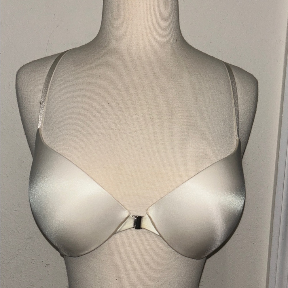 Victoria’s Secret so obsessed Racerback lace push up bra-cream